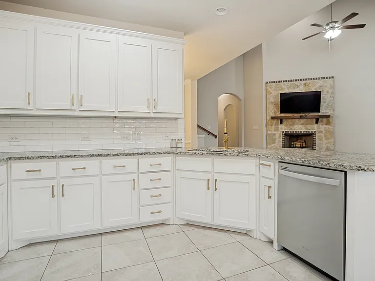 3406 Herron Dr — Photo 11