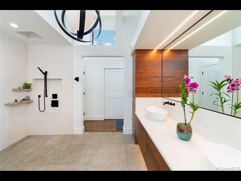 211 Luika Pl — Photo 14