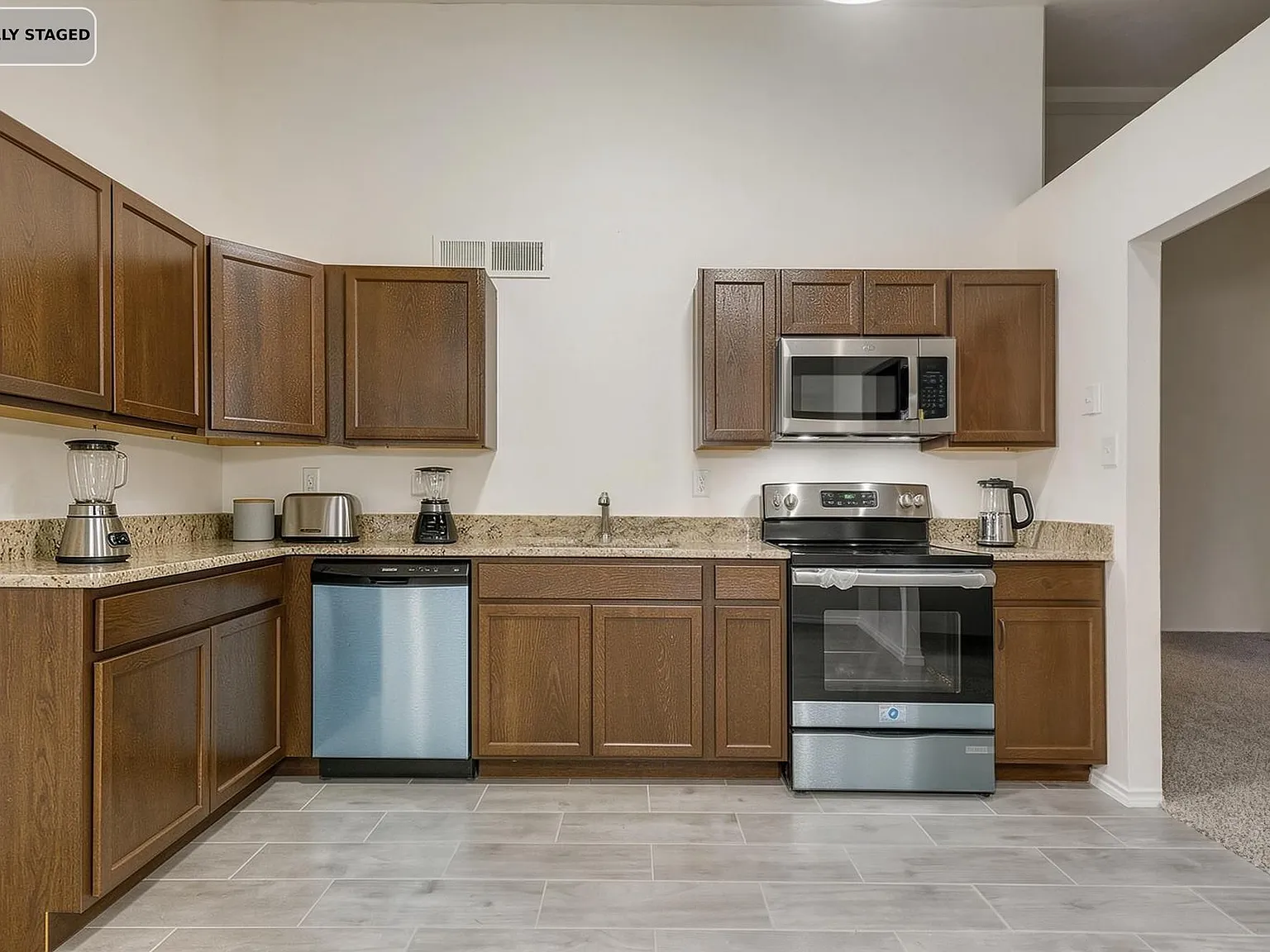 2315 Sunflower Dr — Photo 3