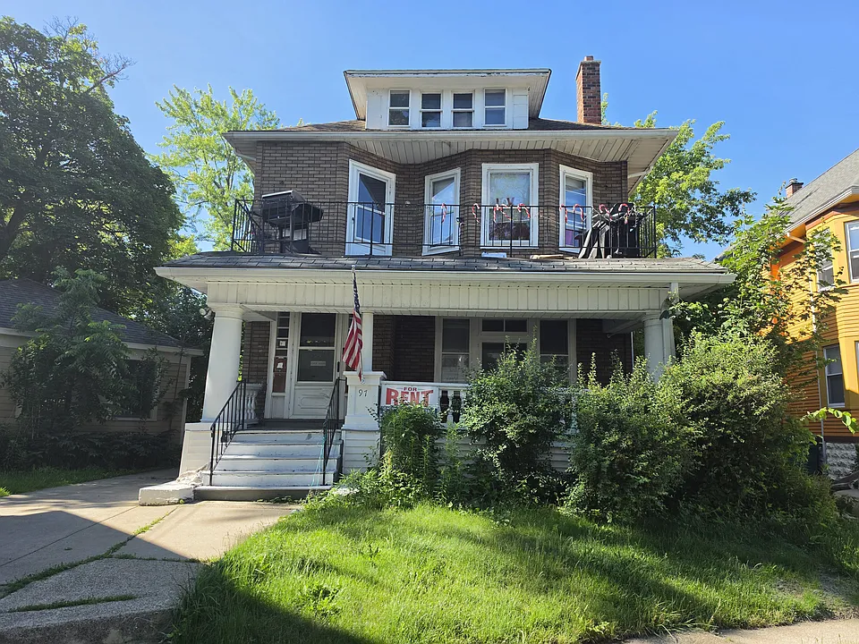 97 Eastwood Pl