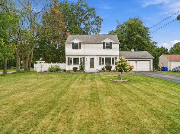 48 Holmes Rd, Rochester, NY 14626