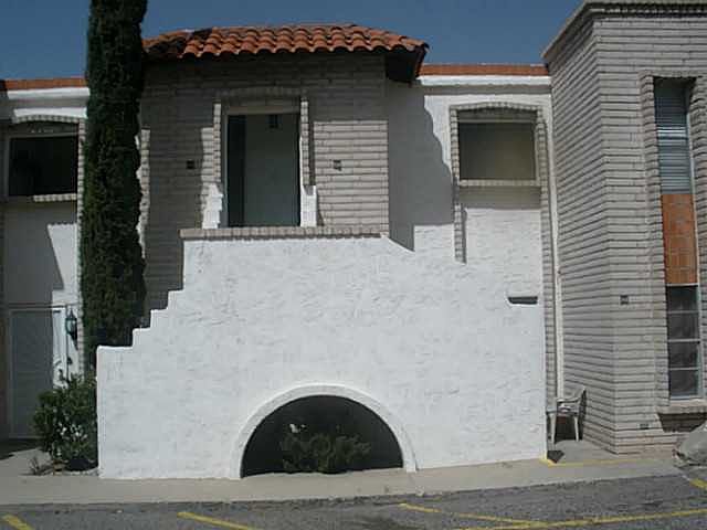 1st image of 6201 Escondido Dr APT 4D