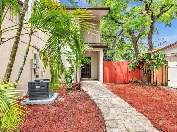 3841 Farragut Street, Hollywood, FL 33021