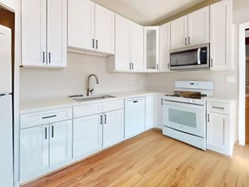 12 Lyman St #1