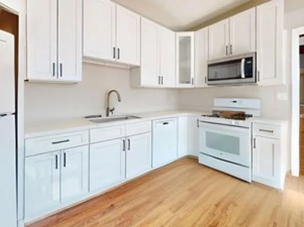 12 Lyman St #1, Waltham, MA 02452