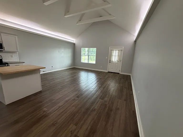 1402 General Mouton Ave — Photo 3