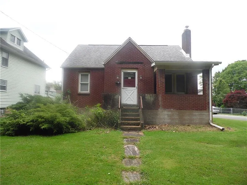 113 Nevins Ln photo 1