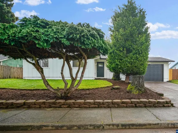 930 Hazel St, Aumsville, OR 97325