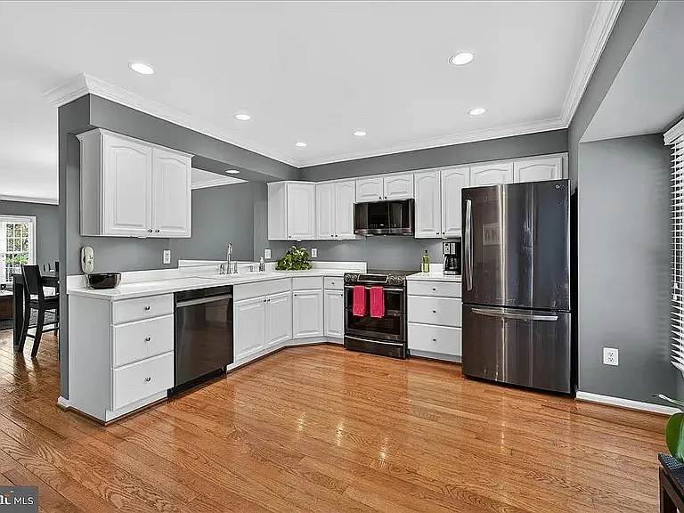 14083 Betsy Ross Ln — Photo 8