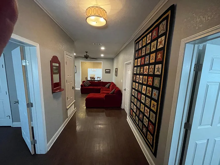 2304 Washington Ave — Photo 7