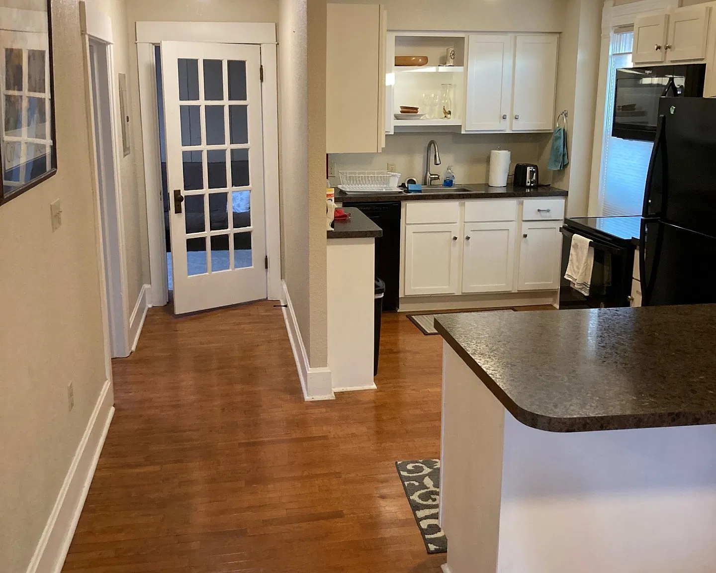 2 bed, 900 sqft, $1,350 — Photo 3