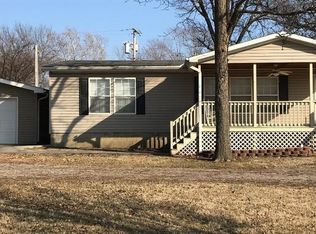 1110 N 8th St, Neodesha, KS 66757