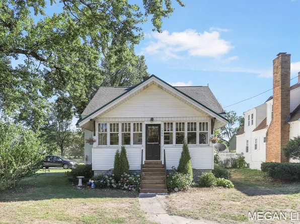 1590 Elmer St, Holland, MI 49423