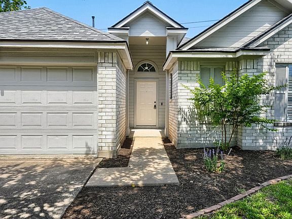 2nd image of 409 Willowbrook Dr