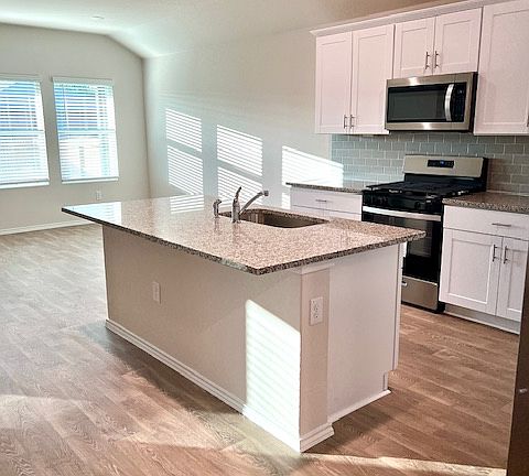 4th image of 469 Payton Dr