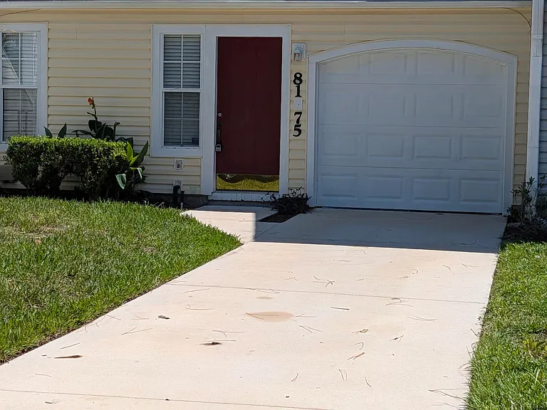 8175 Dunbarton Ct — Photo 1