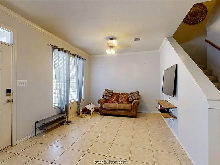 332 Forest Dr — Photo 5