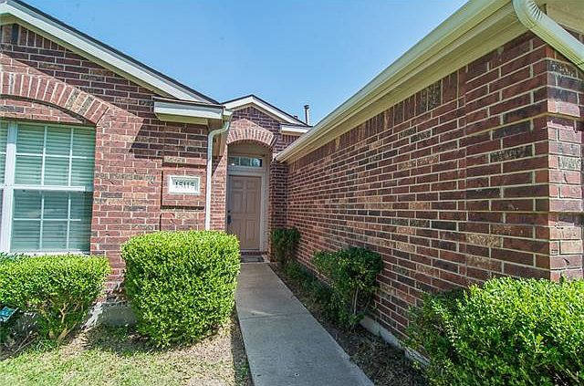 1st image of 15115 Lantern Dr