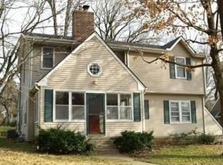 2502 W 50th Pl, Westwood, KS 66205