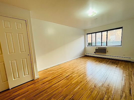 3rd image of 75-62 113th St #B