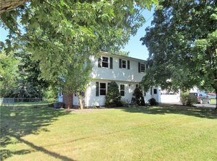 6922 Lakeside Rd, Ontario, NY 14519