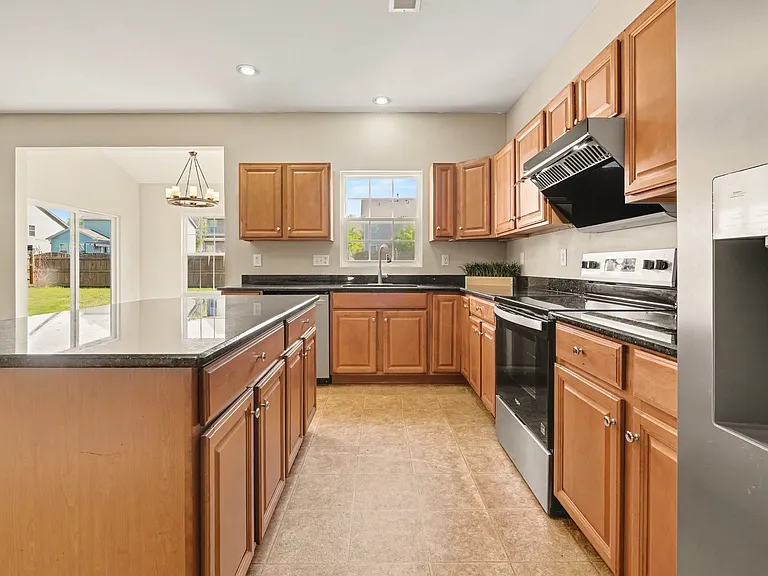 1042 Countess Ln — Photo 15
