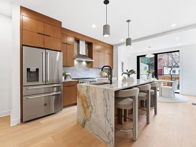 207 4th St, Jersey City, NJ, 07302