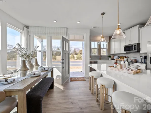 5008 Asher James Ln, Charlotte, NC 28262