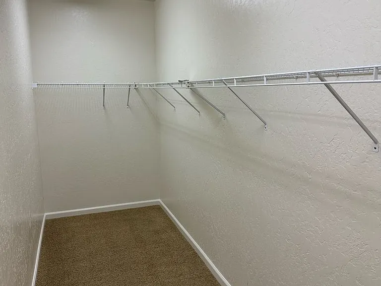 2101 N Lindsay Ct — Photo 14