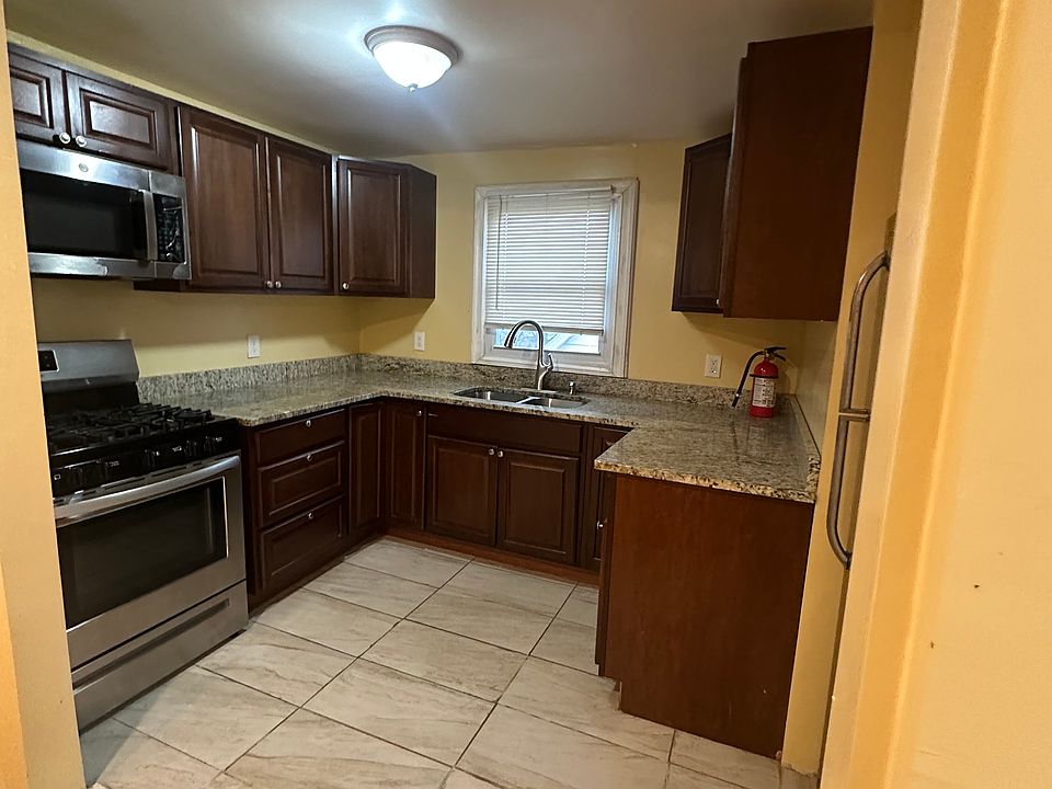 1st image of 158 Academy St Floor 3