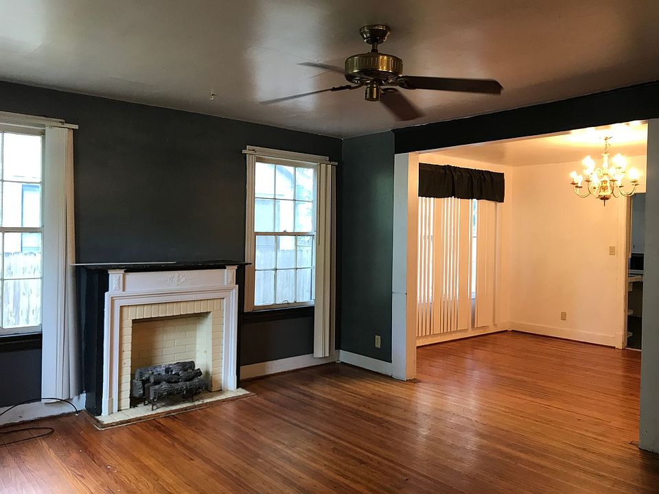 1st image of 119 Colonial Dr