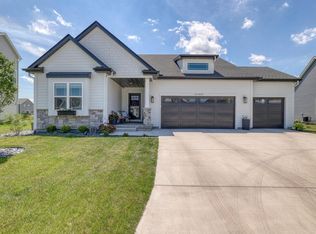 W253N6689 Aspen Ln, Sussex, WI 53089