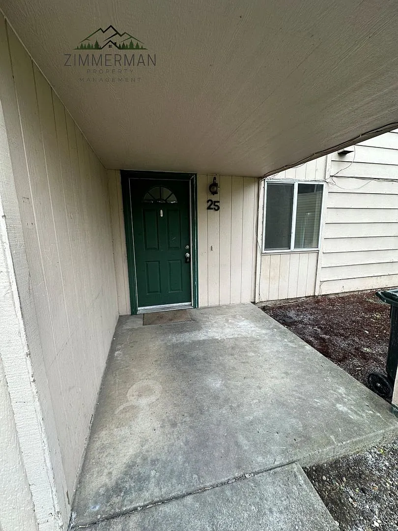 Newly Updated 3 bedroom 1.5 Bath — Photo 2