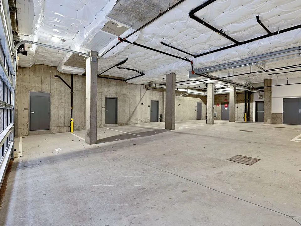 Building Photo 2