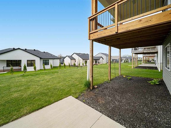4th image of 1275 Berkshire Ln