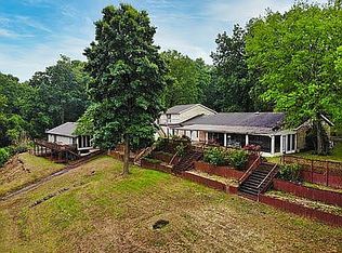 200 Elm Dr, Muscle Shoals, AL 35661