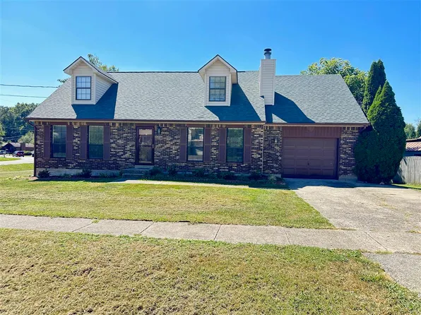 1432 Crestview Dr, Radcliff, KY 40160