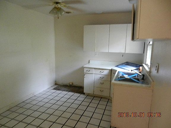 3rd image of 4173 Meadowdale Dr