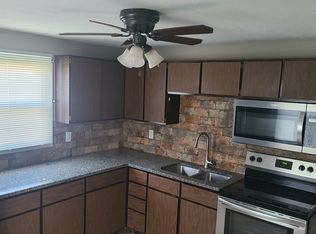384 N Birch St APT 4, Manteno, IL 60950
