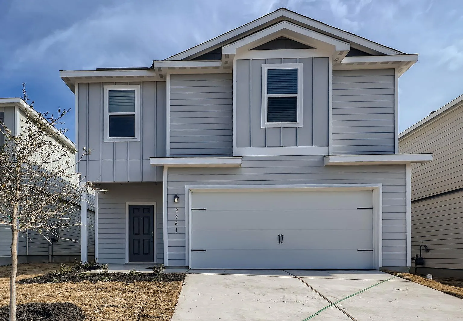 4 bed, 2.5 bath, 2350 sqft, $1,995 — Photo 1