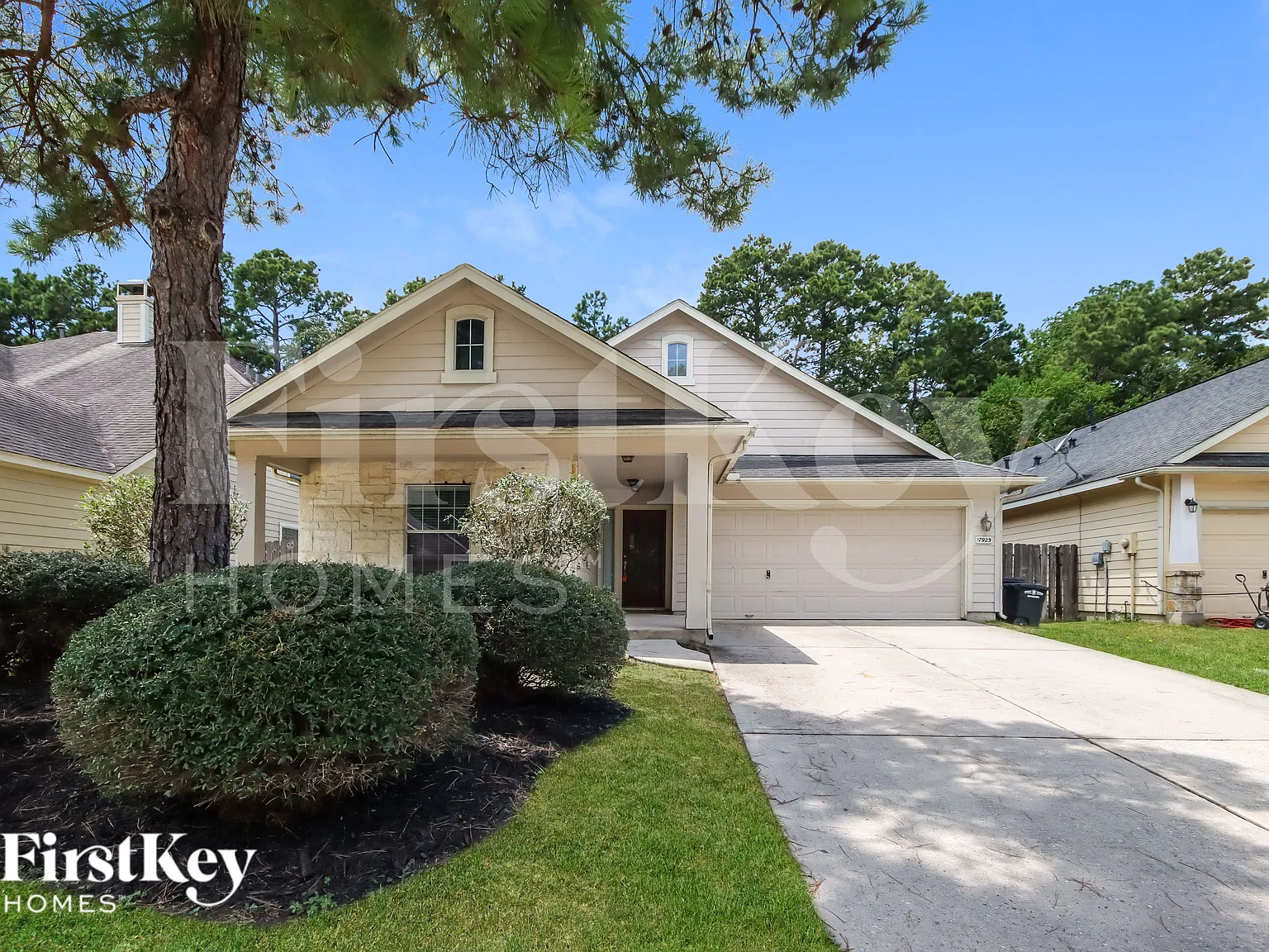 4 bed, 2.0 bath, 2171 sqft, $2,060 — Photo 2