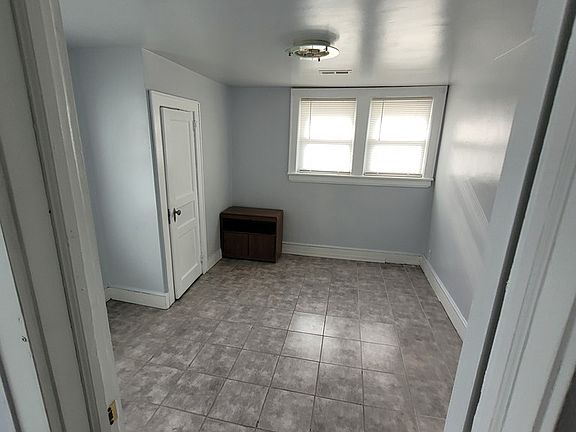 2nd image of 401 2nd St