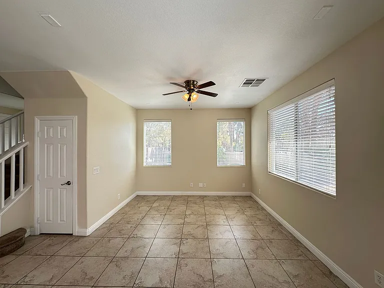 197 Spring Hollow Dr — Photo 9