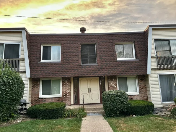 6818 Roberts Dr APT 6, Woodridge, IL 60517