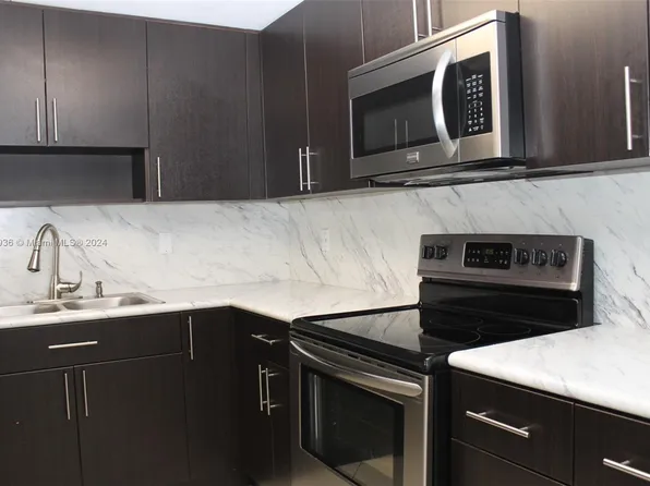 7000 NW 186th St APT 4-218, Hialeah, FL 33015
