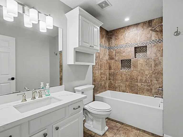 10718 Fairview Dr — Photo 14