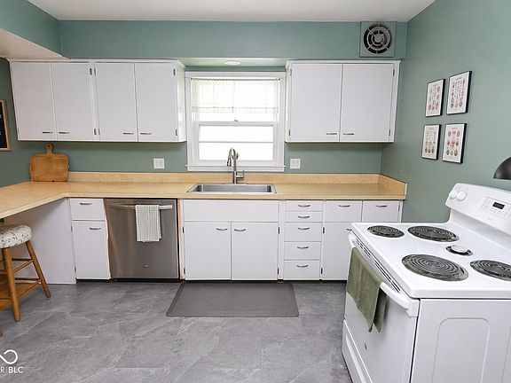 5th image of 423 Kentucky Ave