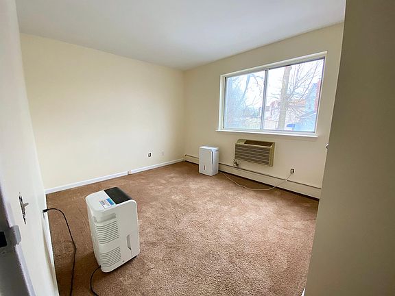 4th image of 17716 S Conduit Ave APT 1F