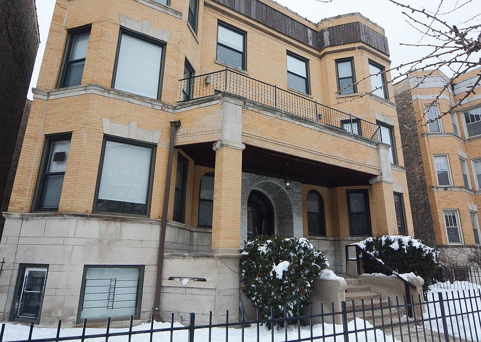 1st image of 920 W Belle Plaine Ave #E4