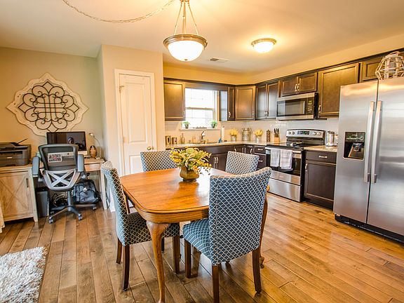 5th image of 145 Cold Harbor Ct